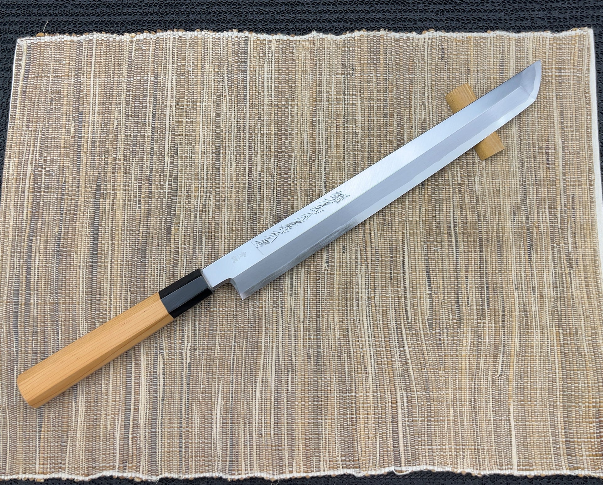 Wave expression sakimaru-takohiki blade|郷右馬允義弘 青波打 先丸蛸引270mm
