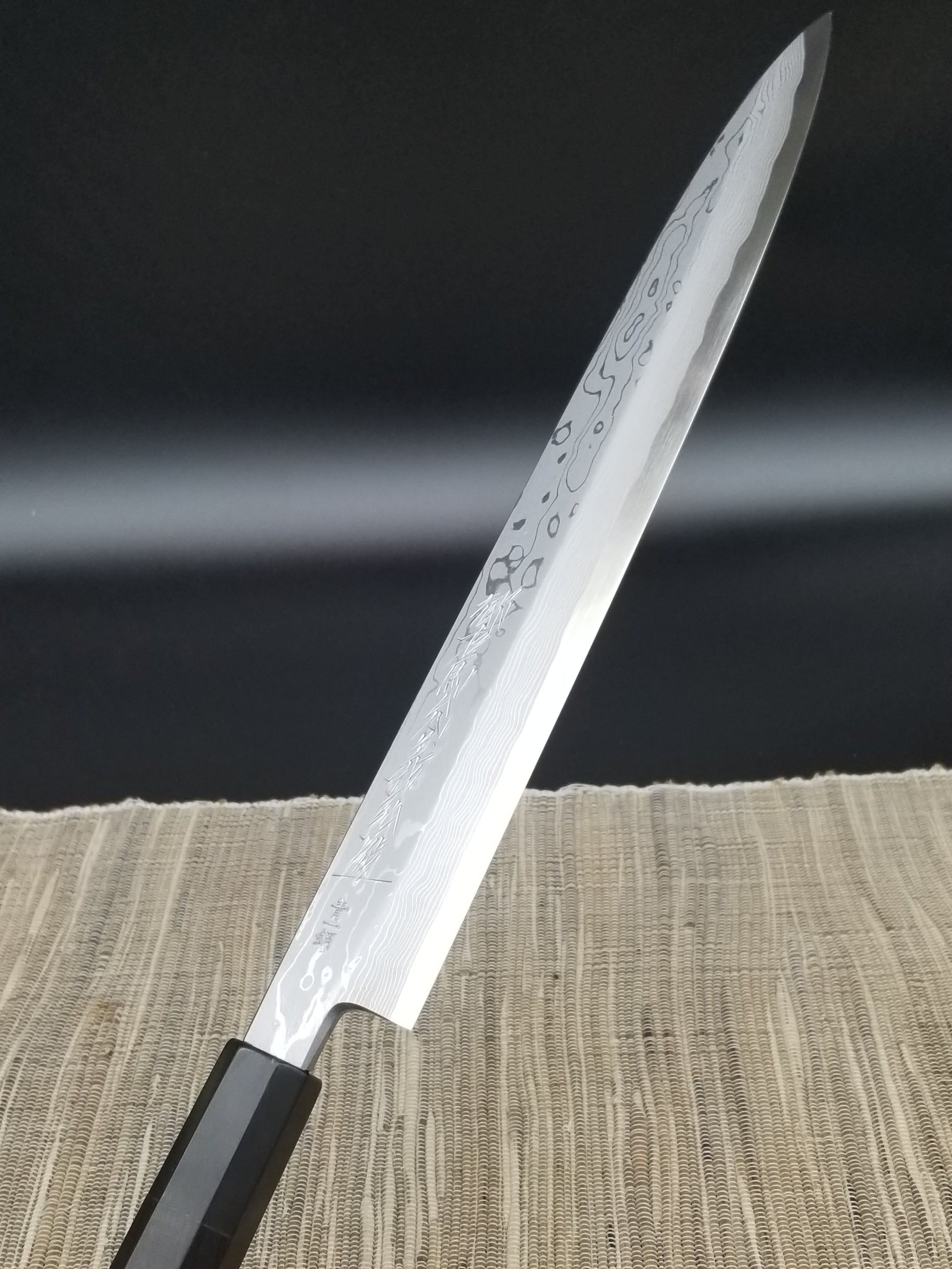 Suminagashi finishing yanagi blade|郷右馬允義弘 青一墨流し 柳刃包丁270mm 黒檀八角柄/朴鞘付属