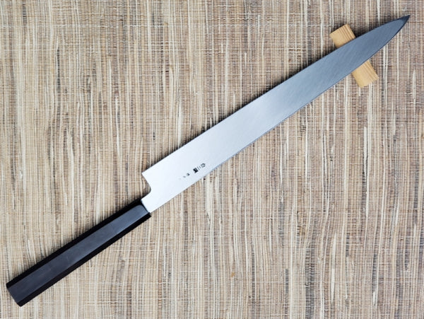 Mizuyaki Honyaki Mirror surface wave floating yanagi blade|郷右馬允義弘 水焼本焼 柳刃300mm 鏡面波浮かし仕様 黒檀八角柄/朴鞘