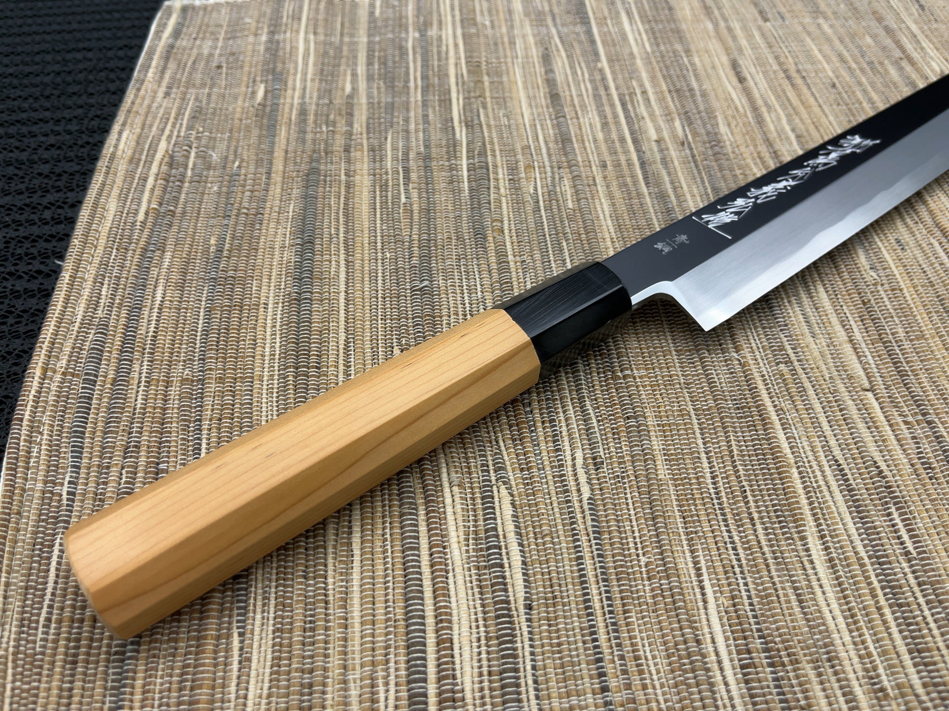 Wave expression sakimaru-takohiki blade｜郷右馬允義弘　青波打 先丸蛸引270mm