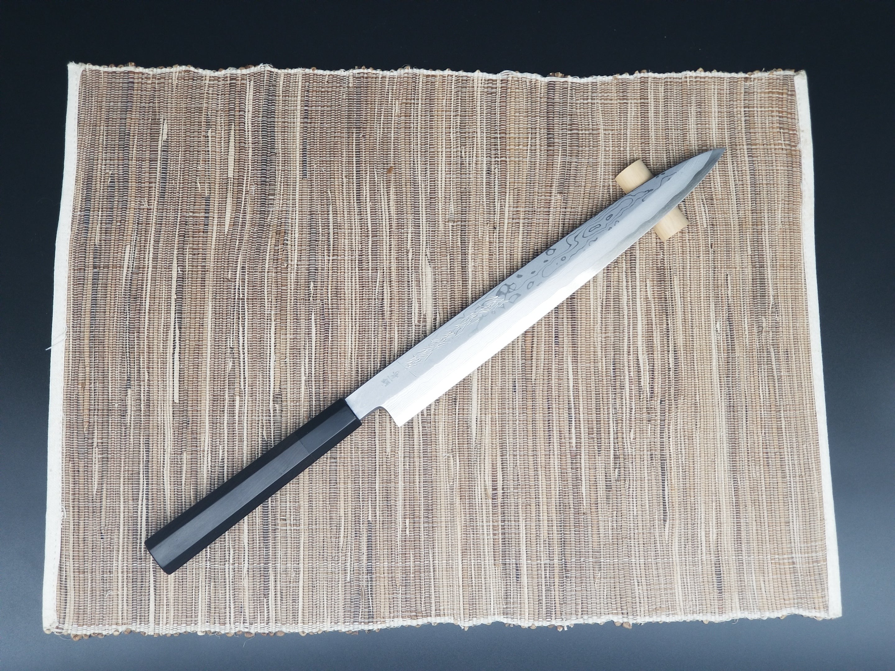 Goumanobu Yoshihiro Aoichi Suminagashi Yanagiba 刀 270 毫米乌木八角形手柄/包括玉兰刀鞘